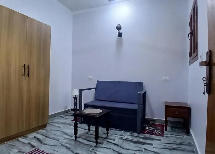 Apartment Azazi House *